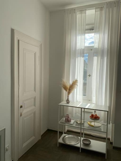 Altbau-Oase Der Eleganz: Stadtnaher Komfort Pur Wiesbaden Luaran gambar