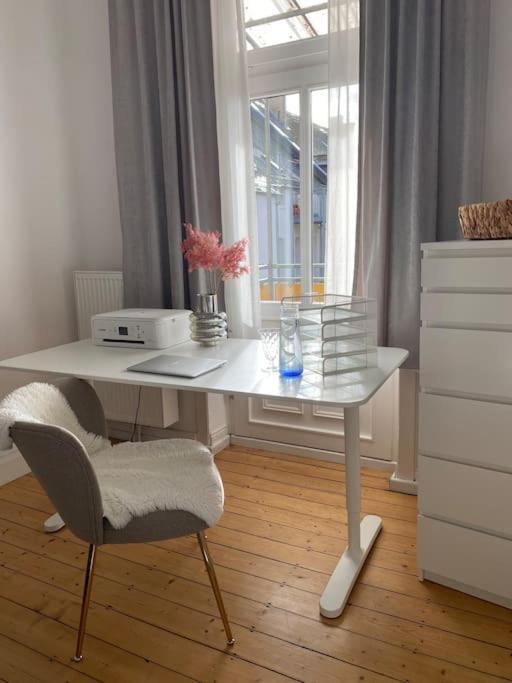 Altbau-Oase Der Eleganz: Stadtnaher Komfort Pur Wiesbaden Luaran gambar